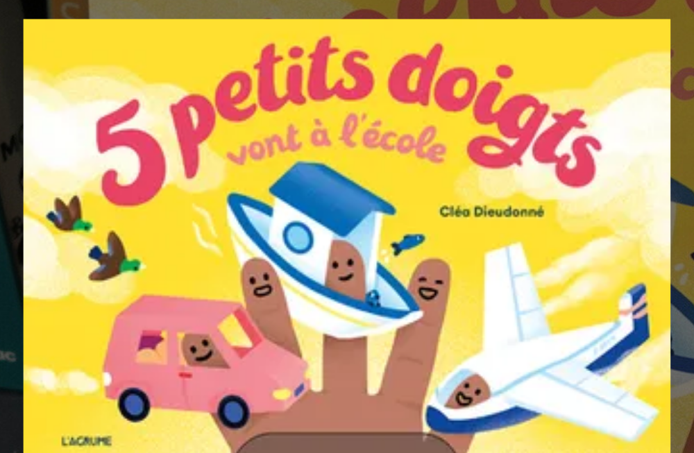 Une main dont les doigts sont personnifiés avec des dessins de visages. Certains sont dans des moyens de transports : voiture, bateau, avion