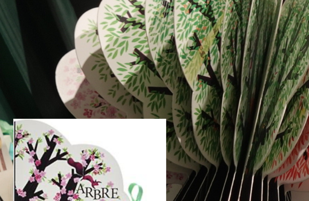 Un livre en forme d'arbre